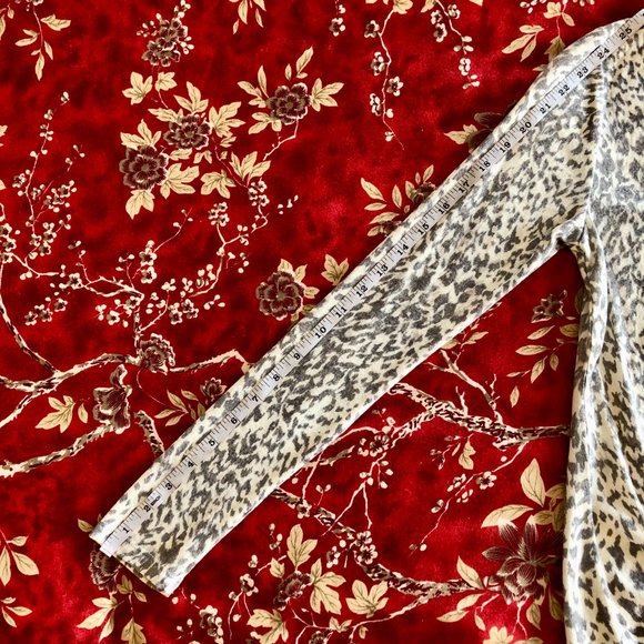 *NWT* Leopard-Print Brushed-Fabric Tie-Front V-Neck Long-Sleeve Top - XXS - Picture 16 of 16